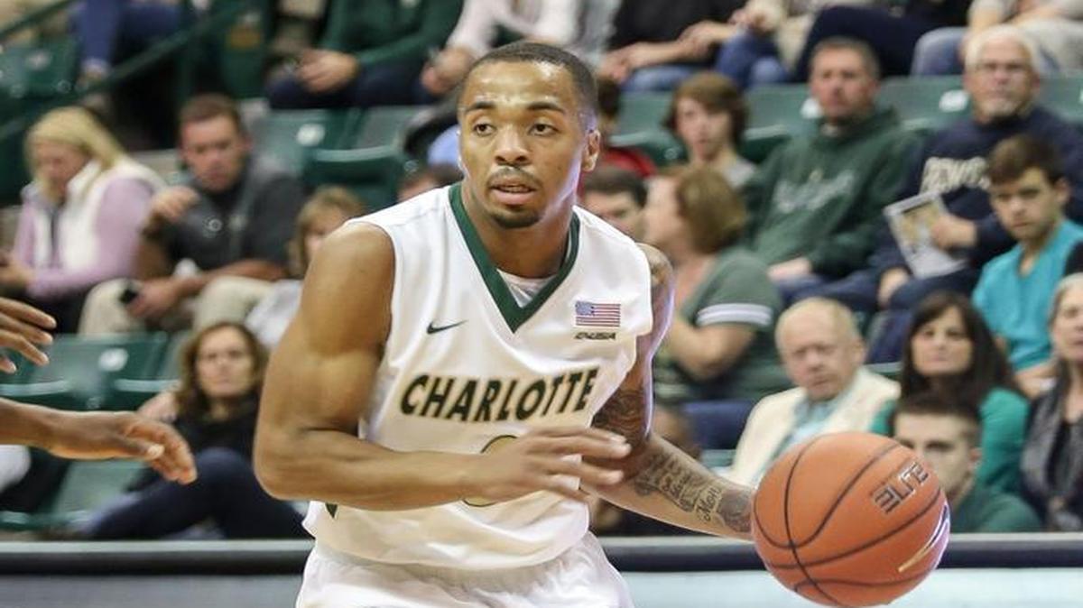 Sophomore guard Jon Davis scored 20 second-half points and finished the game with 24, leading the Charlotte 49ers to a home victory against East Carolina on Thursday night.