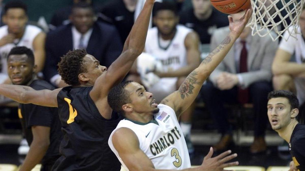 Charlotte 49ers guard Jon Davis (3) has passed the 20-point mark four times in the last seven games.