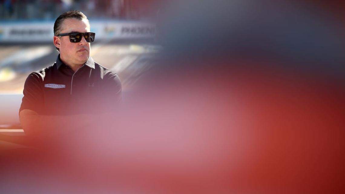 NASCAR Daytona Truck race spotlights Tony Stewart, and one sleeveless absentee