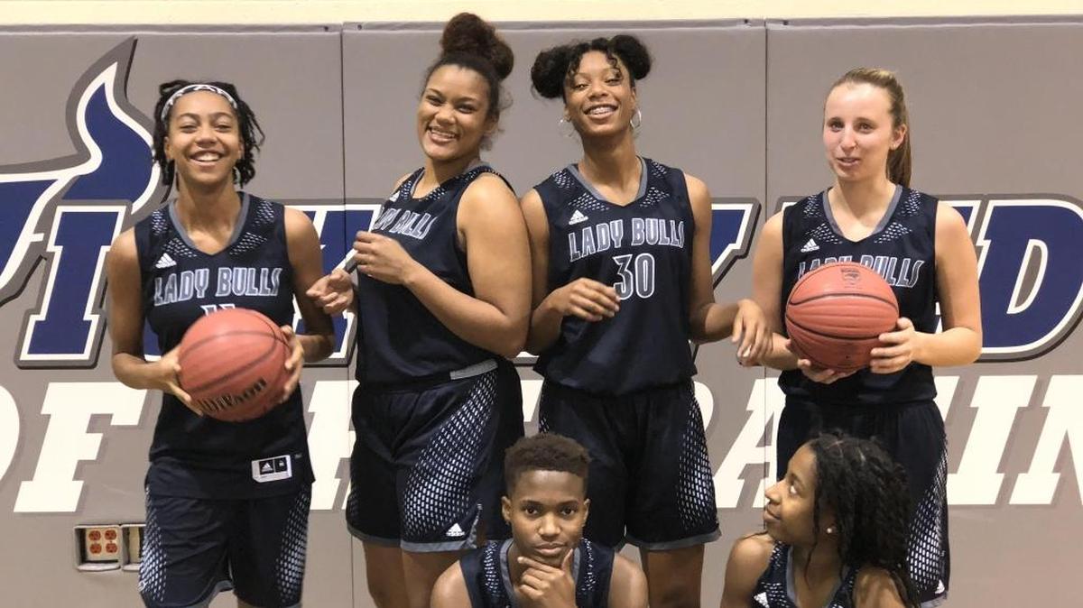 Hickory Ridge’s girls are No. 2 in the Sweet 16 basketball poll. The Ragin’ Bulls have won 15 straight games.
