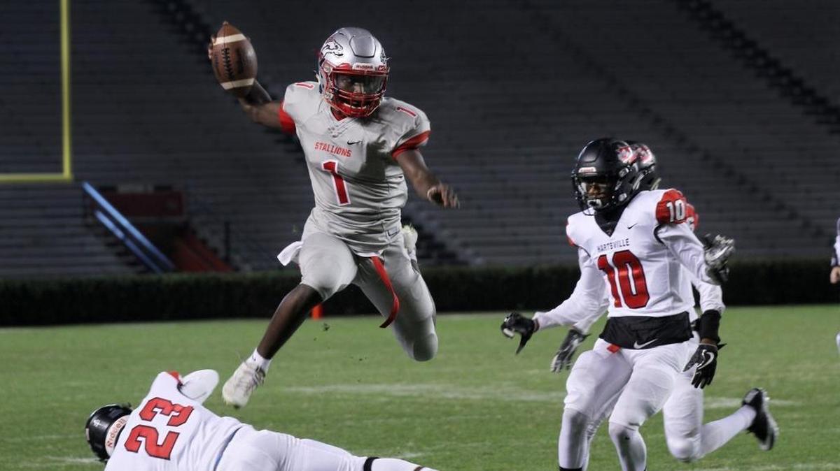 South Pointe's Derion Kendrick (1), is a Clemson recruit and the Observer’s All-Region offensive player of the year