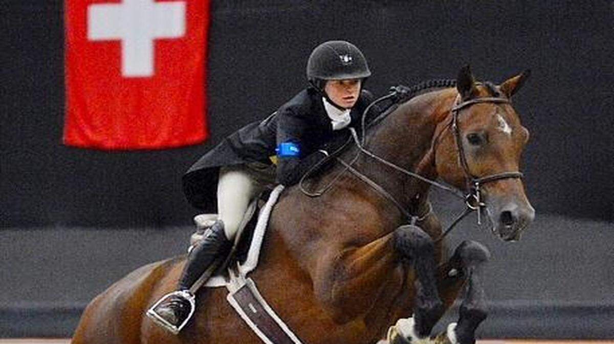 
Central Cabarrus High’s Grace Howard signed with the University of Georgia’s equestrian team Wednesday. Currently, No. 1 in its conference, the Bulldogs have won four of the past seven national titles.
