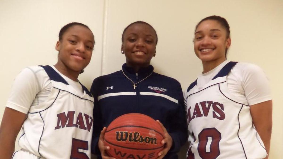 Mallard Creek’s Chantel Williams (center) had 18 points Thursday to lead her team to a 48-47 upset over nationally ranked Myers Park. The Mustangs had not lost to a Mecklenburg County team in nearly five years