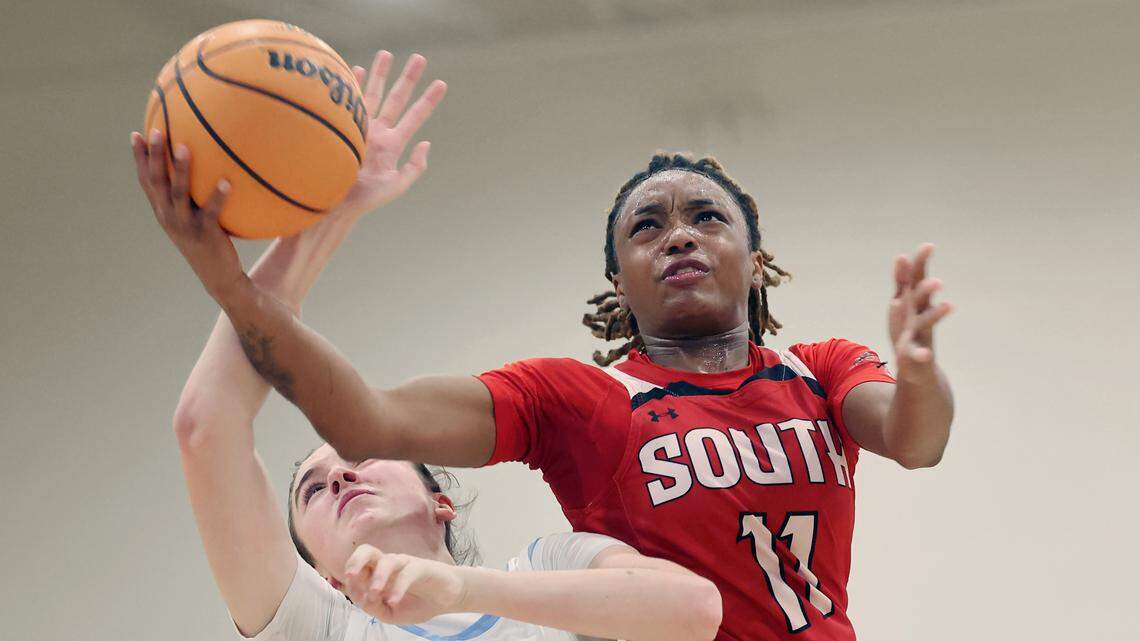 Which girls high school basketball teams are the best in NC? Check our rankings