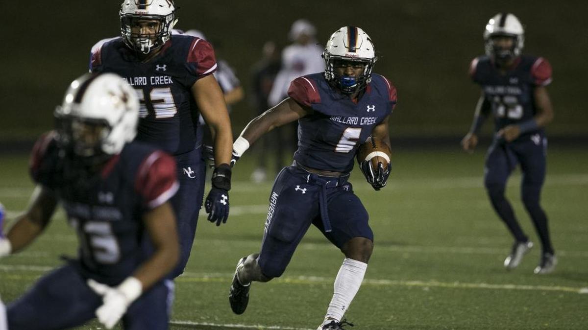 Mallard Creek senior running back Nasjzae Bryant (6) led the Mavericks to a tough 27-18 win over North Mecklenburg in a battle of Sweet 16 teams.