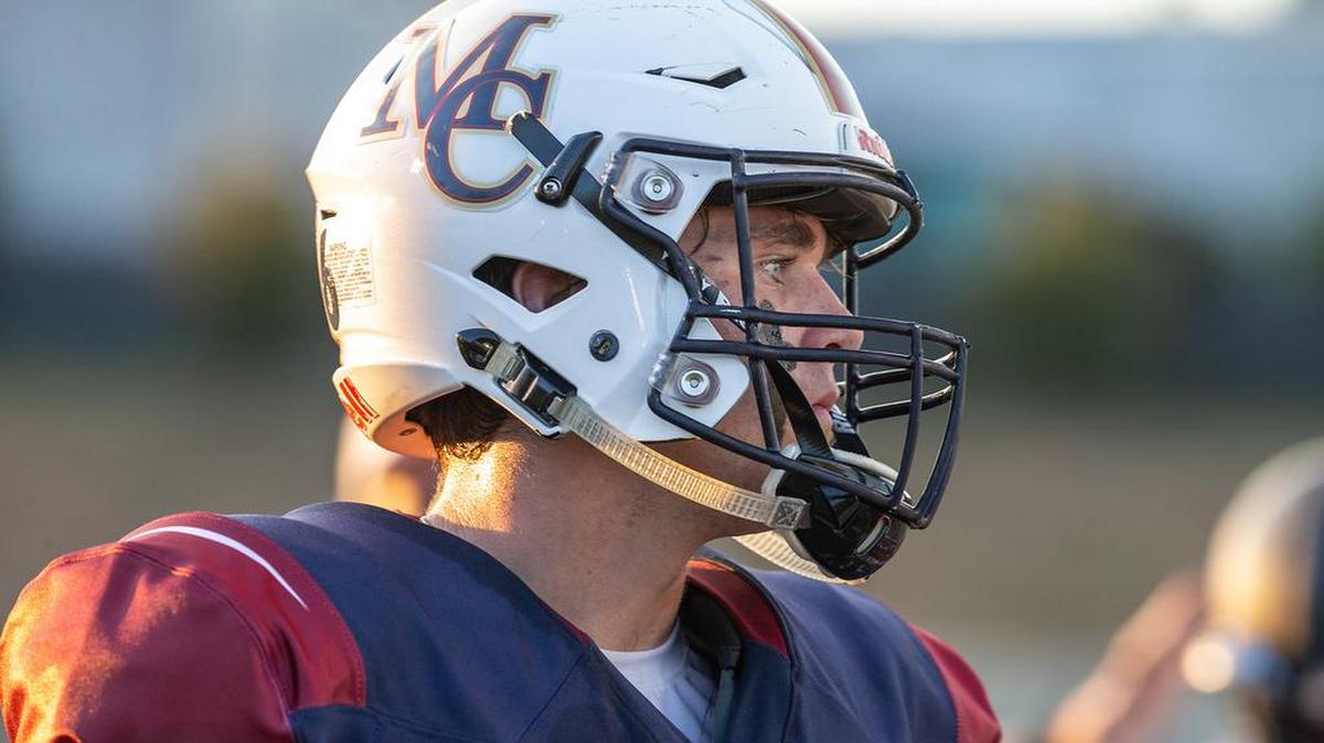 Mallard Creek senior quarterback Casey Kelly ran for 142 yards in the Mavericks’ 26-10 win over Hough Friday.