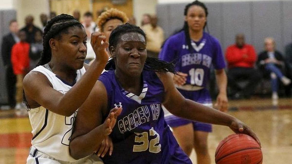 D’Shara Booker and Ardrey Kell picked up a Christmas tournament win Thursday