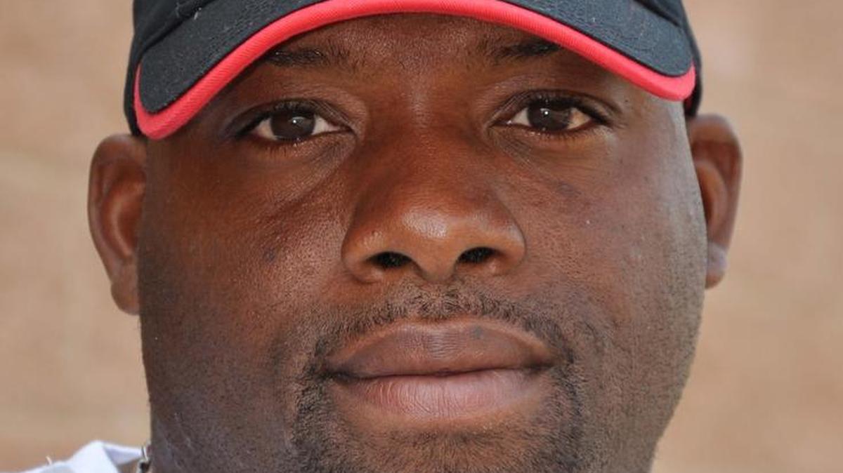 Berry High head football coach Andrew Howard ROBERT LAHSER - rlahser@charlotteobserver.com
