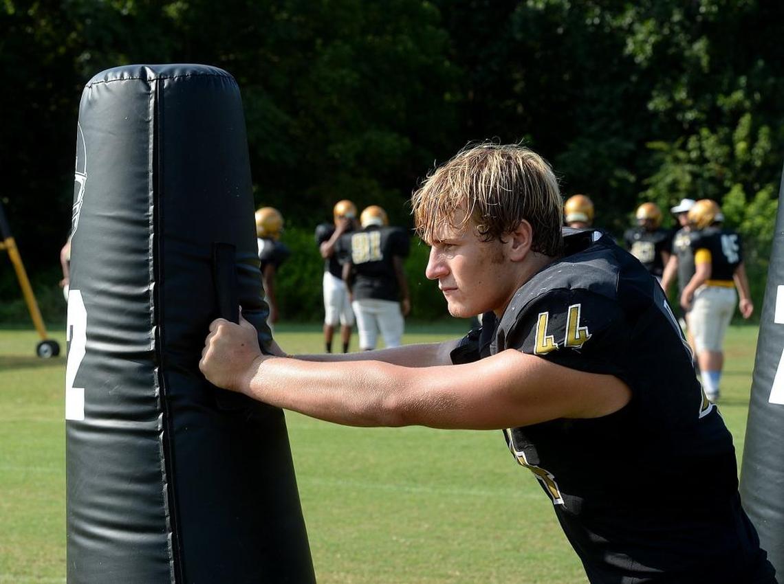 Shelby High All-American linebacker Dax Hollifield hopes to lead his team to a fifth straight state championship.