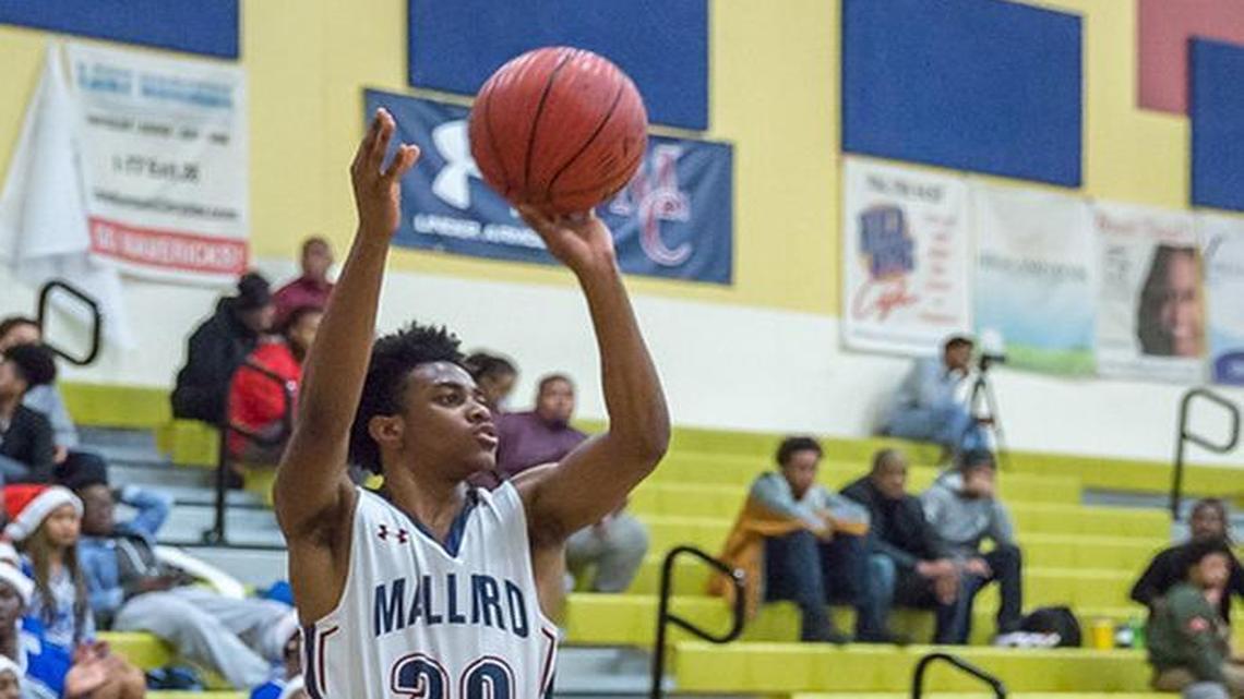 Senior Eric Reed averages 18 points for Mallard Creek, which enters the Observer’s Sweet 16 poll this week