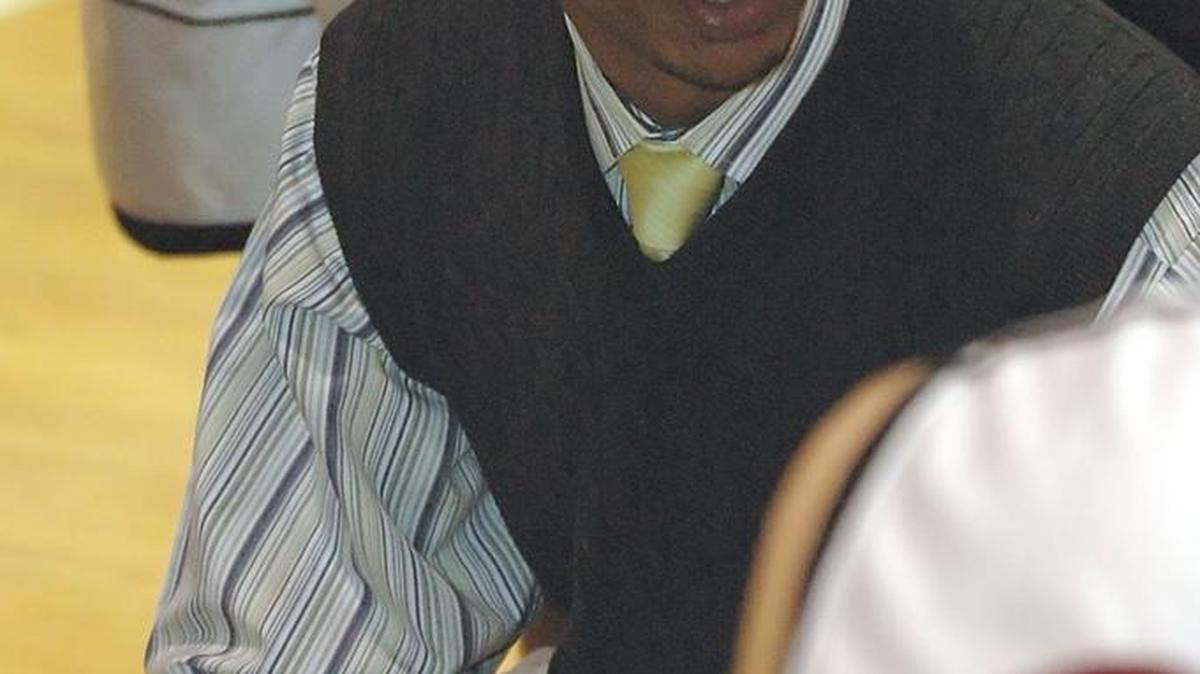 Erasto Hatchett, seen here coaching at Concord’s Cannon School in 2009, is the new head coach at Northside Christian, replacing Byron Dinkins