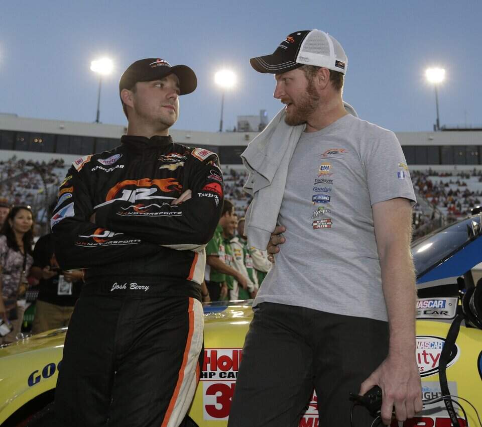 Josh Berry named NASCAR legend Kevin Harvick’s replacement | Charlotte ...