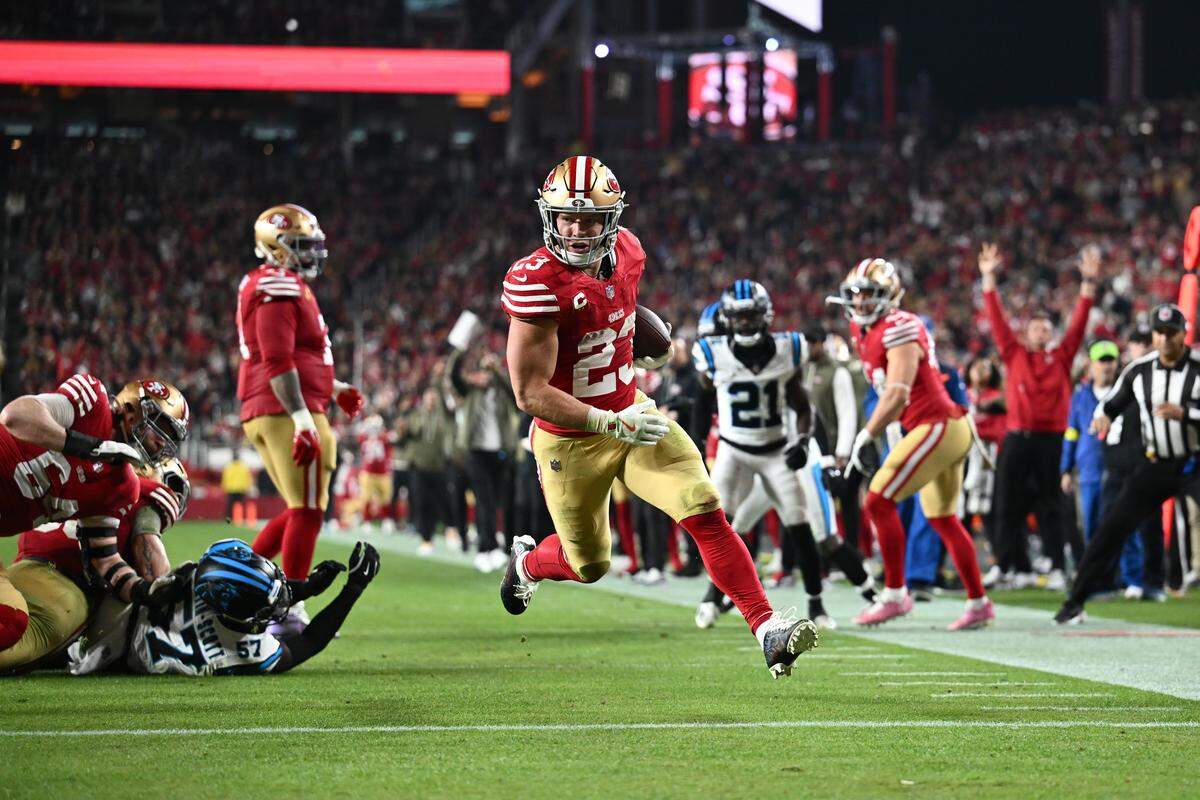 Christian McCaffrey (23) of the San Francisco 49ers runs into the end zone for a touchdown in the third quarter against the Carolina Panthers on Monday at Levi's Stadium.