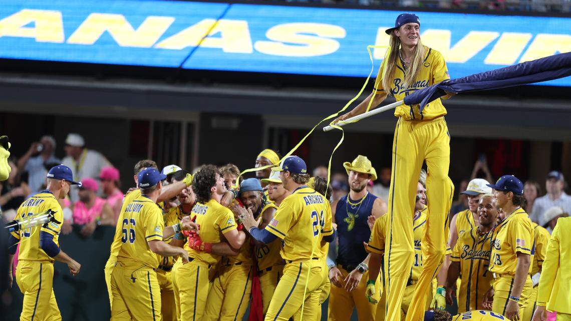 Savannah Bananas delight baseball fans from near and far in Charlotte appearance