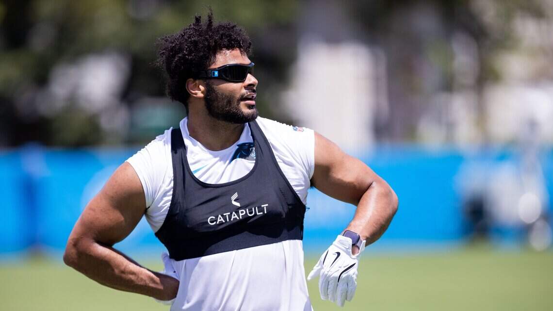 Die Carolina Panthers aktivieren Starting Tight End, um sicherzustellen ...