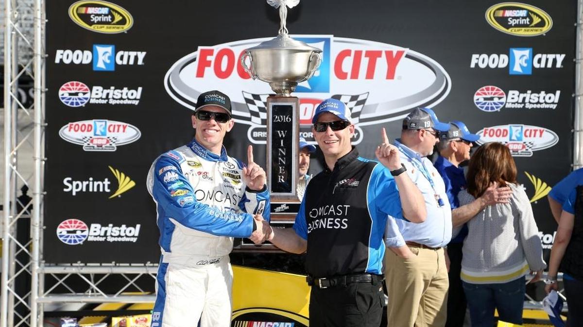 Driver Carl Edwards (left) and crew chief Dave Rogers (right) won their first race together Sunday at Bristol (Tenn.) Motor Speedway.