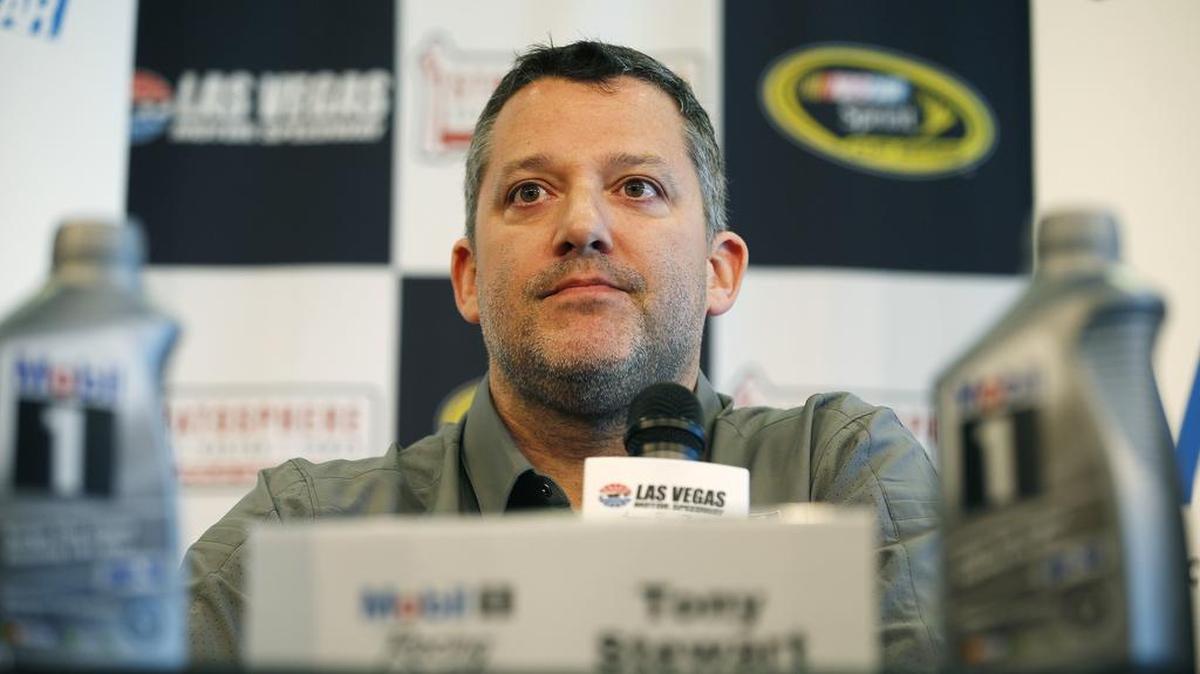 Tony Stewart said that despite an injury that has kept him from racing so far this season, he will still retire when the 2016 season is over.