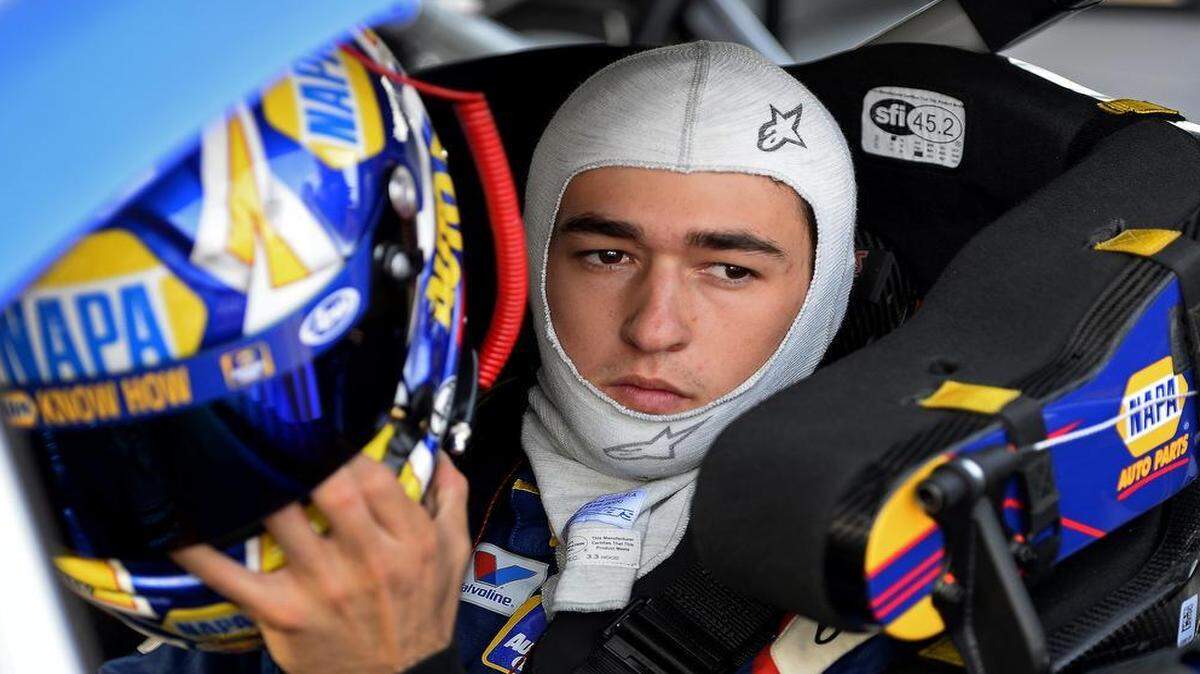 
NASCAR Sprint Cup and Xfinity Series driver Chase Elliott prepares to qualifying on Thursday at Charlotte Motor Speedway in Concord. The son of a former Cup series champion Bill Elliott, he says he has learned to listen to his dad “10 out of 10 times.”
