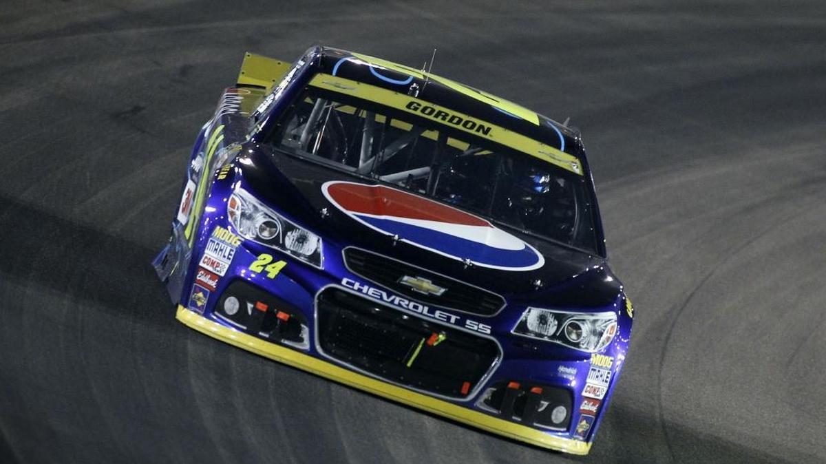 Jeff Gordon heads for Homestead-Miami Speedway and the NASCAR Sprint Cup Series season finale with a chance to win a fifth title in the final race of his career.