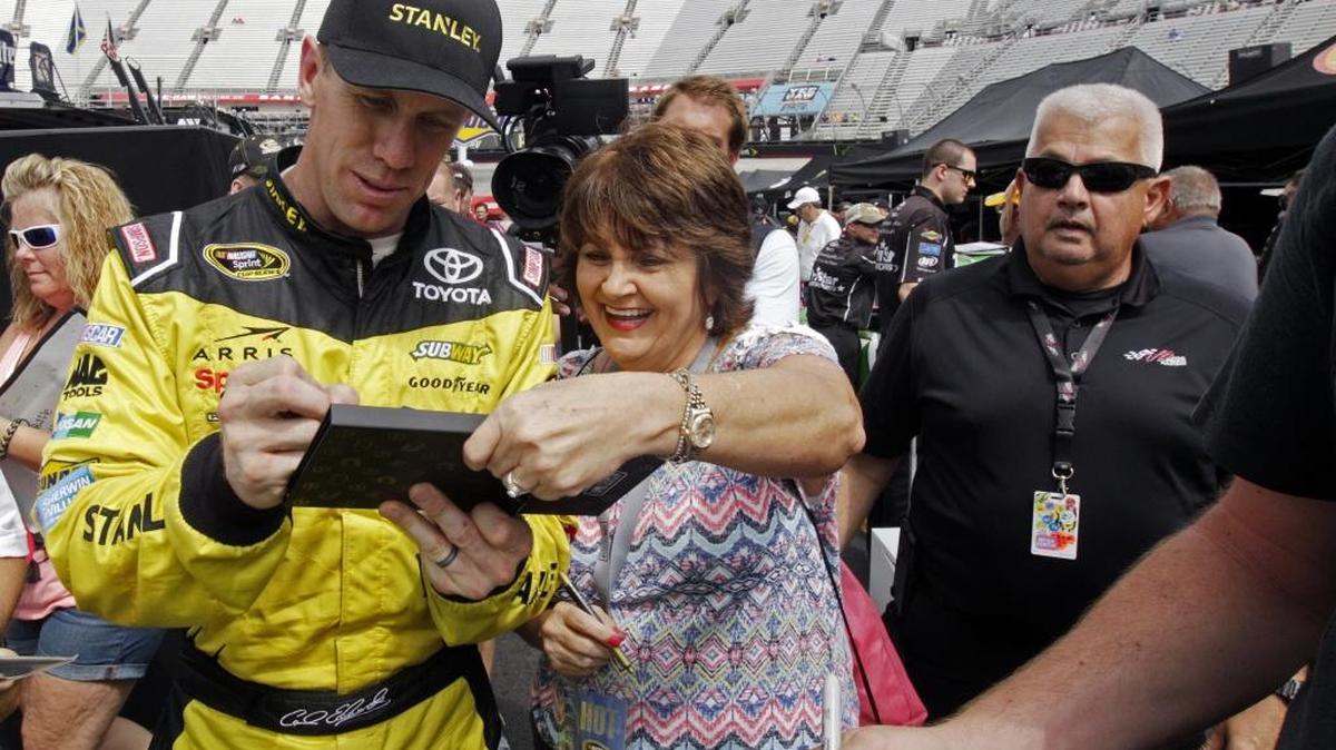 Carl Edwards (left) has won twice in his last five races at Bristol Motor Speedway.
