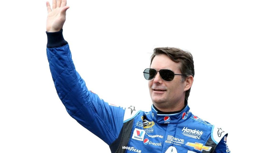Jeff Gordon greets the crowd during driver introductions for last week’s race at Phoenix International Raceway. Gordon plans to retire as a full-time driver after Sunday’s Ford EcoBoost 400 at Homestead-Miami Speedway.