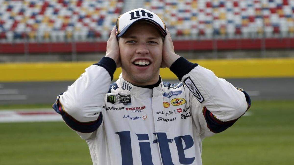 Heading into Sunday’s Bank of America 500 at at Charlotte Motor Speedway, Brad Keselowski , who won a stage point at Dover, is up to fourth in the standings.