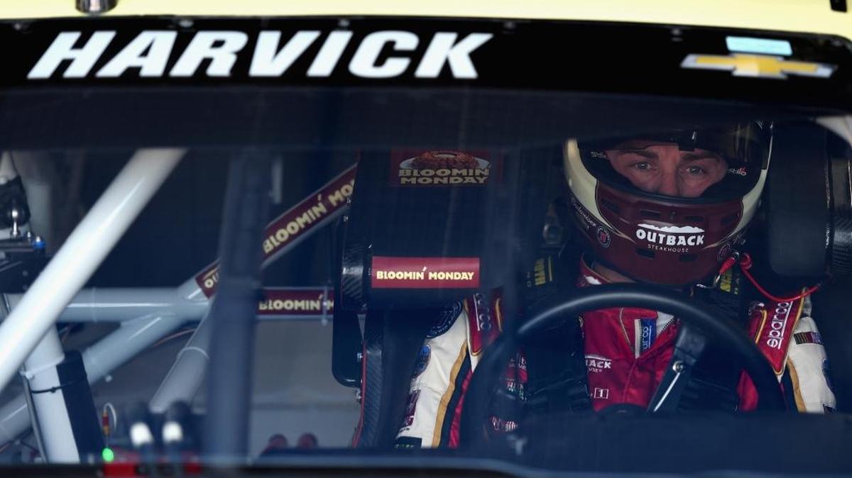 Kevin Harvick, who leads David Scott’s Power 16, overcame a qualifying mishap at Michigan for another top-five finish.
