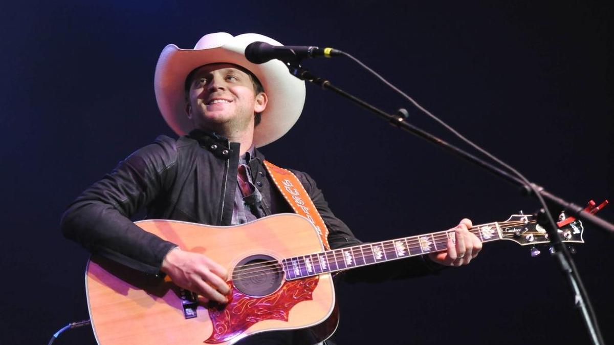 Country music star Justin Moore entertained fans for about an hour and a half at Charlotte Motor Speedway before Saturday’s All-Star Race.