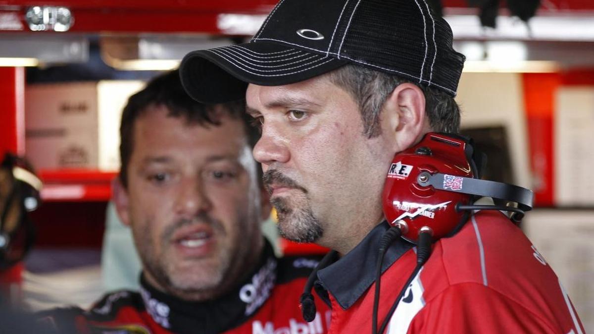 Darian Grubb (right), who is returning to Hendrick Motorsports, teamed with Tony Stewart (left) for the 2011 Cup championship.
