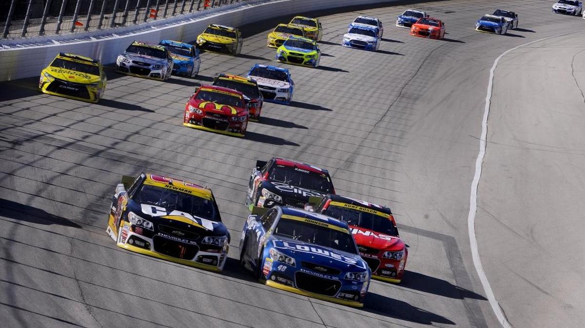 
Ryan Newman (31) Jimmie Johnson (48) Kasey Kahne (5) and Kurt Busch (41) drive their cars during the NASCAR Sprint Cup Series auto race at Chicagoland Speedway in Joliet, Ill. 
