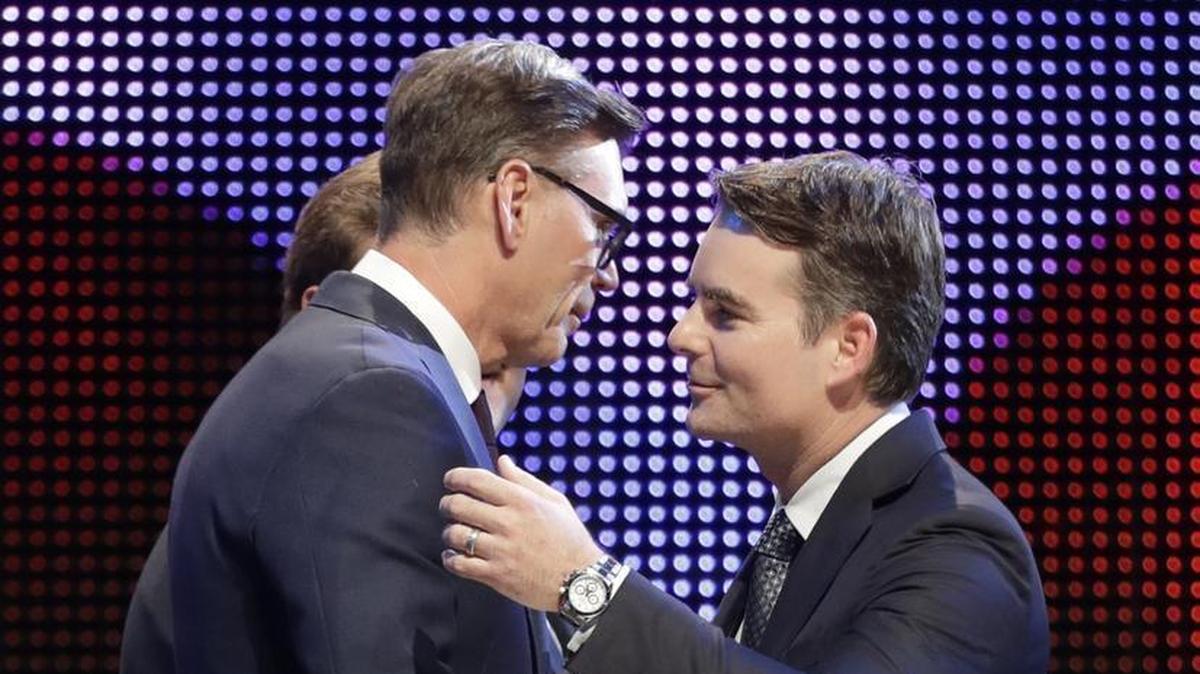 Ray Evernham, , left, was smart, innovative, demanding and pragmatic. He saw what Jeff Gordon, right, needed and, while respectful to NASCAR’s past, was willing to change it.
