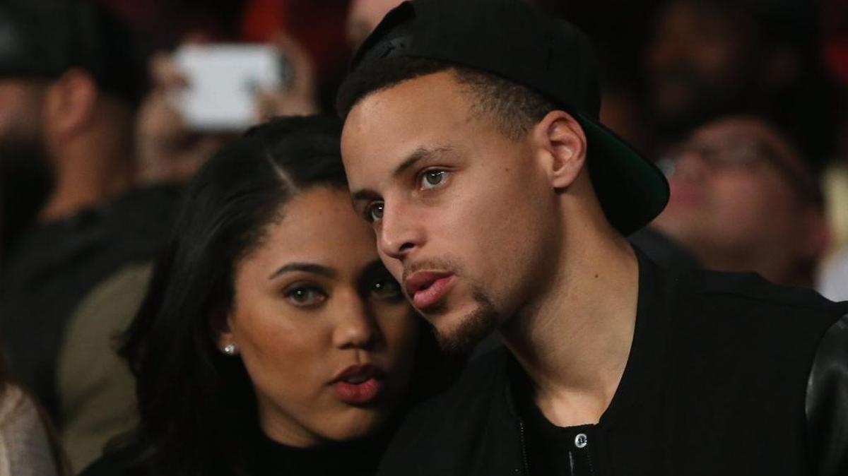 OAKLAND, CA - MARCH 26: Stephen Curry #30 of the Golden State Warriors and his wife Ayesha attend the Andre Ward fight against Sullivan Barrera in their IBF Light Heavyweight bout at ORACLE Arena on March 26, 2016 in Oakland, California. (Photo by Ezra Shaw/Getty Images)