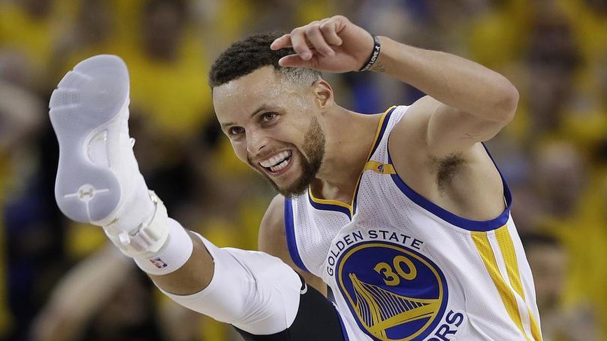 Golden State Warriors guard Stephen Curry scored 28 points with six 3-pointers and 10 assists in Thursday’s opener of the 2017 NBA Finals.
