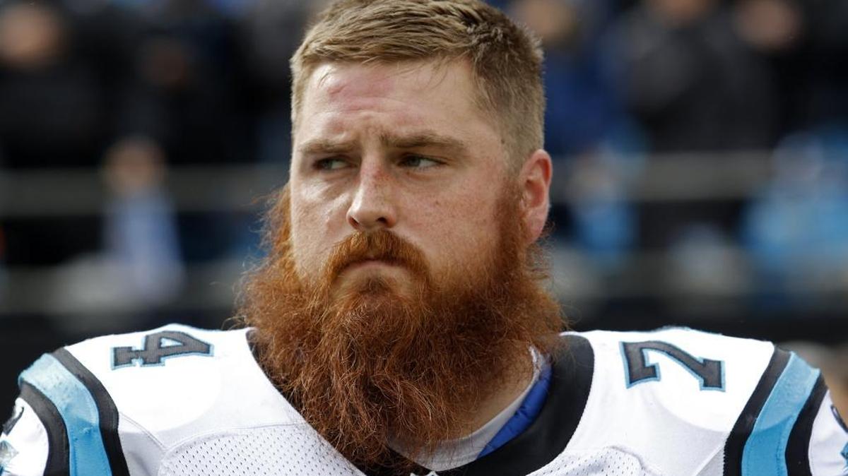 The Carolina Panthers have extended a $2.55 million second-round tender to offensive tackle Mike Remmers (74).