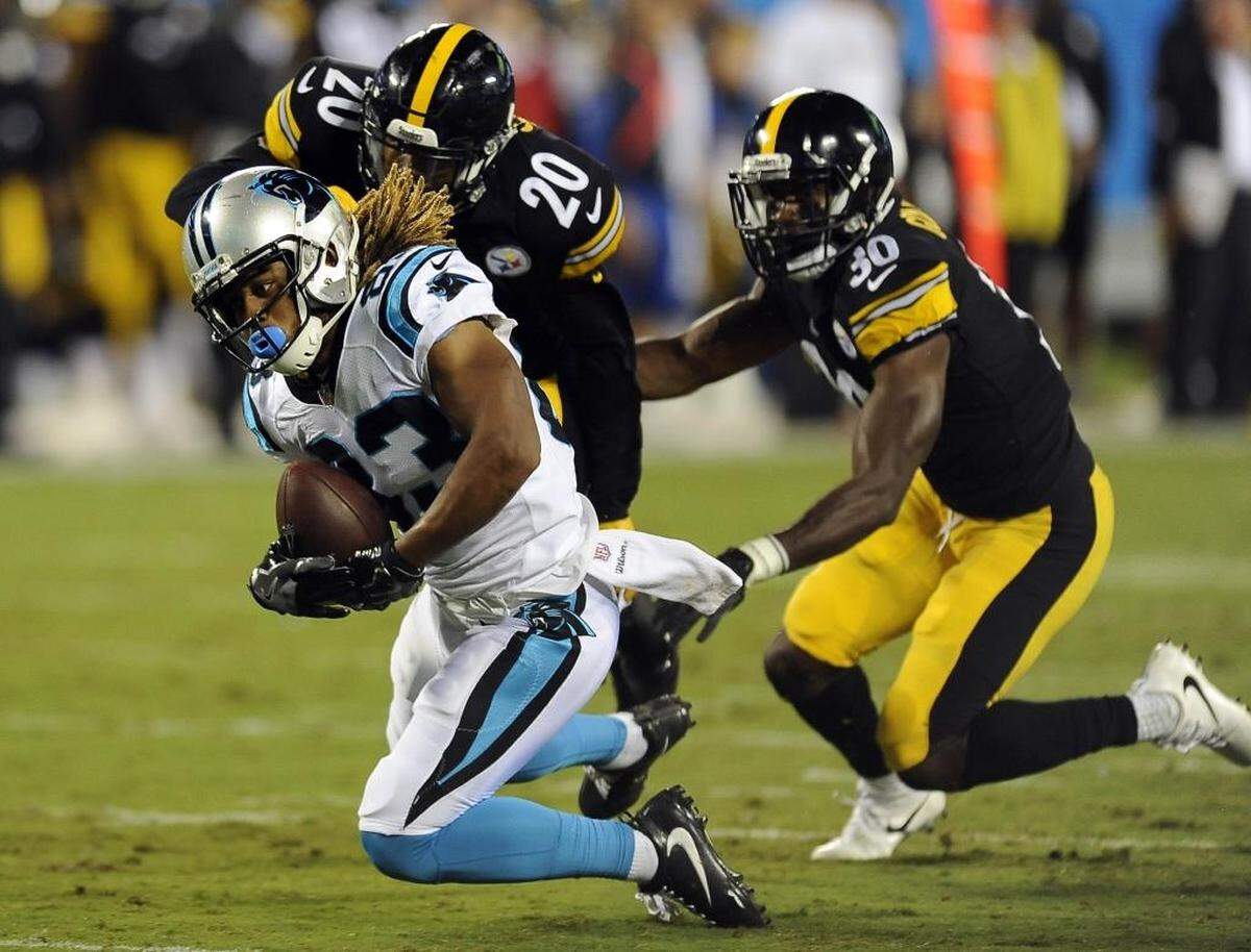 Carolina Panthers wide receiver Kaelin Clay (83) burned two defenders down the middle of the field on this 47-yard bomb before halftime. If not for a defender nicking his ankle, Clay would’ve had a 56-yard touchdown.