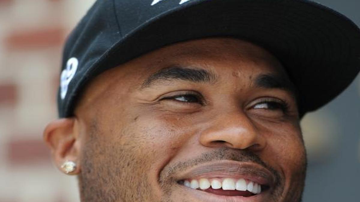 Baltimore Ravens wide receiver Steve Smith announced on Twitter he intends to return for the 2016 season after missing much of 2015 with an injury.