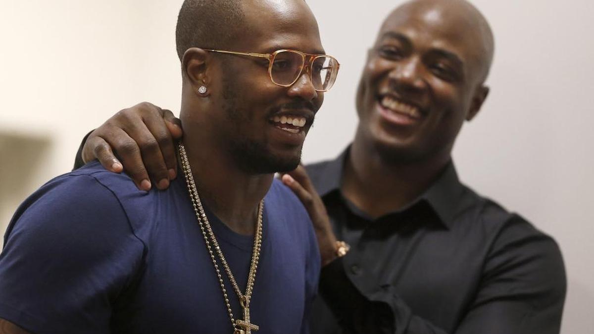 DeMarcus Ware (right) has been a great influence on Von Miller. The two Denver Broncos now form one of the NFL’s top linebacker duos.