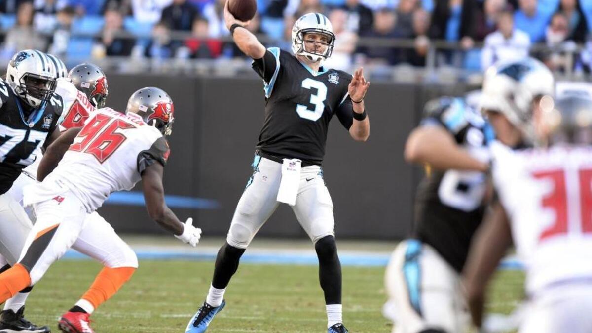 
Carolina Panthers quarterback Derek Anderson (3) signed a two-year contract extension with the team on Wednesday. 
