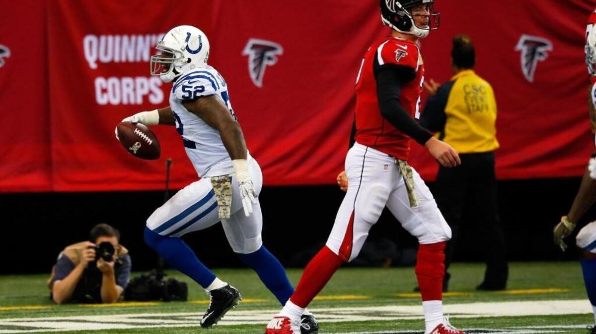 Atlanta Falcons quarterback Matt Ryan (2) has made a habit of handing out early Christmas gifts this season.