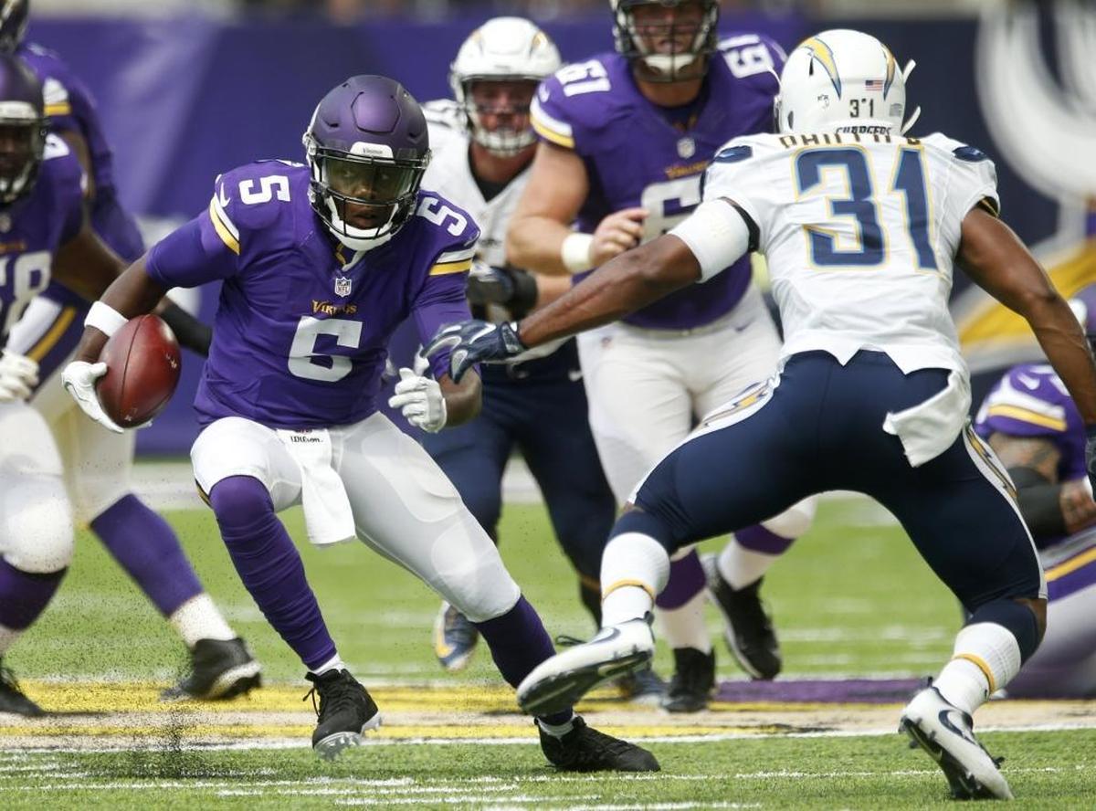 Minnesota Vikings quarterback Teddy Bridgewater (5) was evaluated by new Carolina Panthers offensive coordinator Norv Turner before he was drafted.