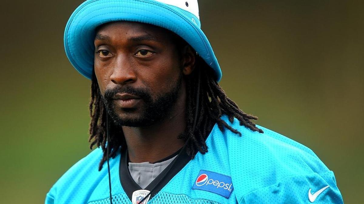 Panthers cornerback Charles Tillman is probable to play Sunday against the Giants after missing the past four games with a knee sprain.