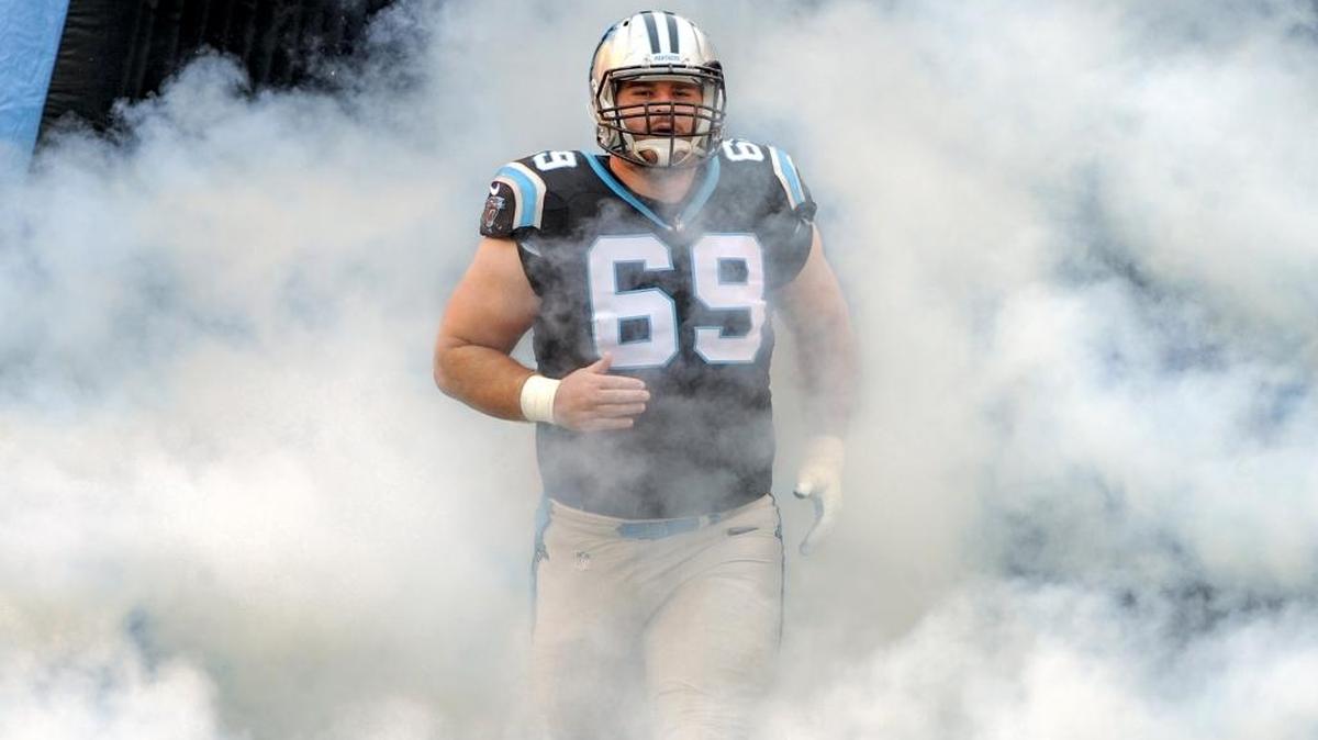 Carolina Panthers offensive lineman Tyler Larsen (69) has filled in for starter Ryan Kalil for two years. On Wednesday, a league source told the Observer that Larsen had agreed to a two-year, $4.4 million extension with the team.