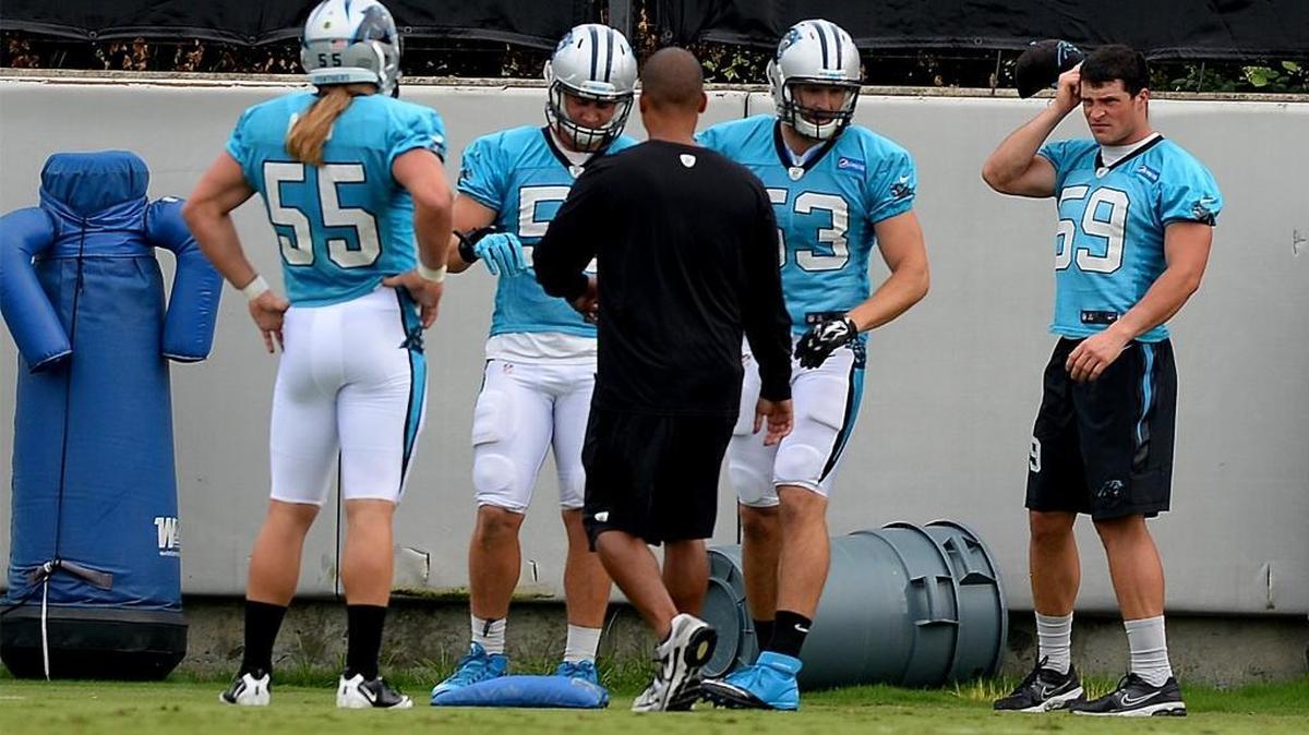 
Carolina Panthers linebacker Luke Kuechly (right) hasn’t practiced since suffering a concussion on Sunday against the Jacksonville Jaguars. He is listed as doubtful for Sunday’s game against Houston.
