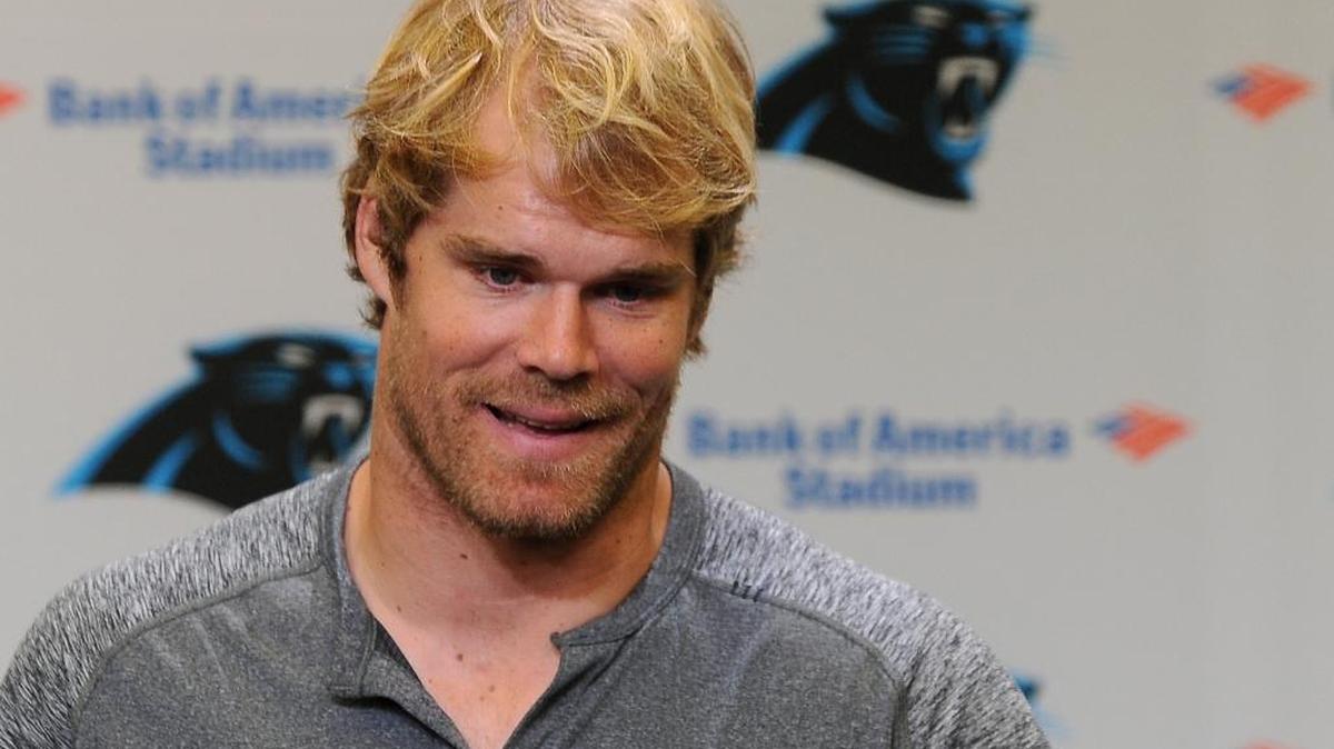 Carolina Panthers tight end Greg Olsen spent the day with Dale Earnhardt Jr.’s No. 88 pit crew Tuesday.