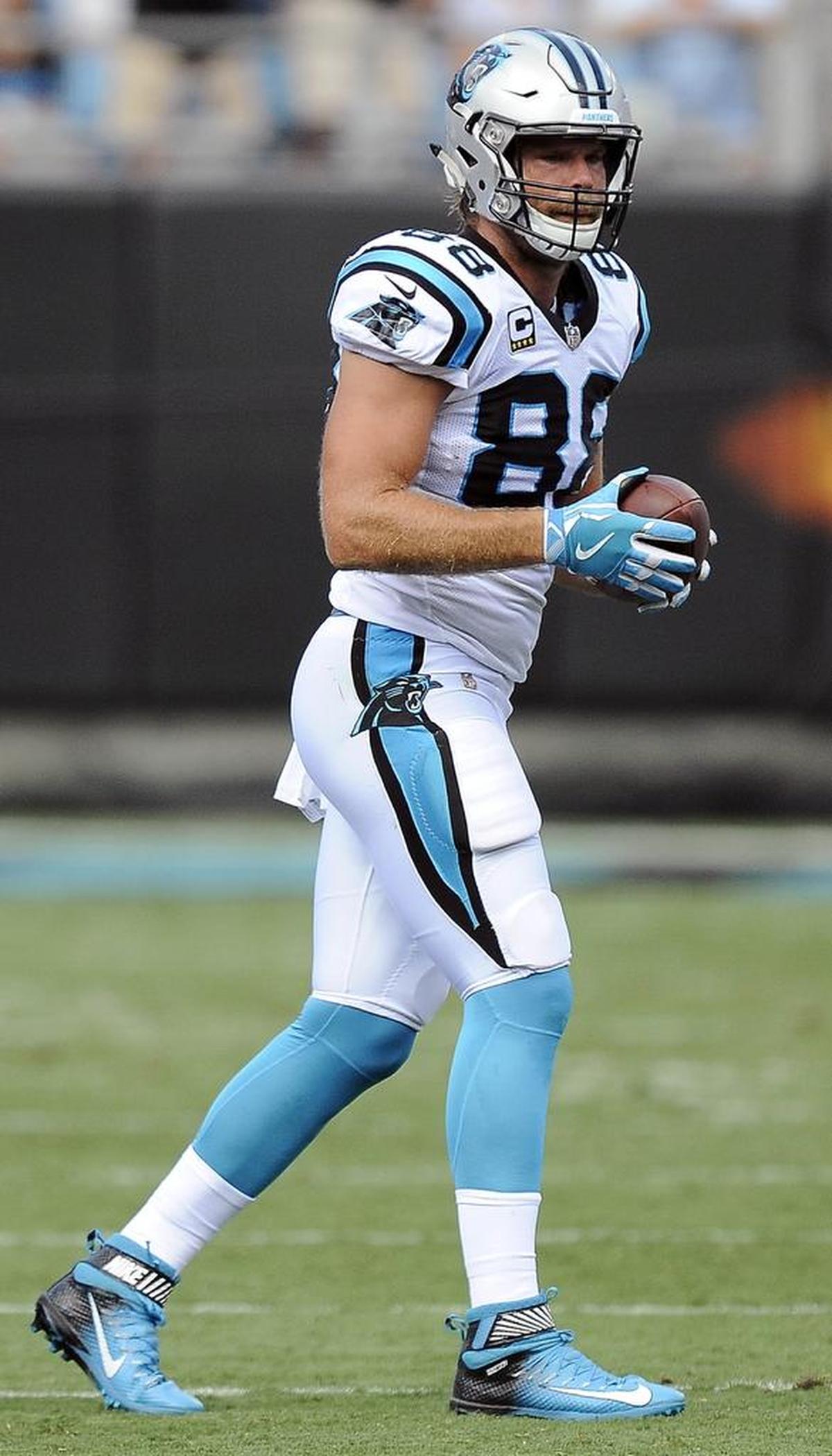 Carolina Panthers tight end Greg Olsen (88) has played in 160 consecutive NFL games, but that streak will end Sunday.