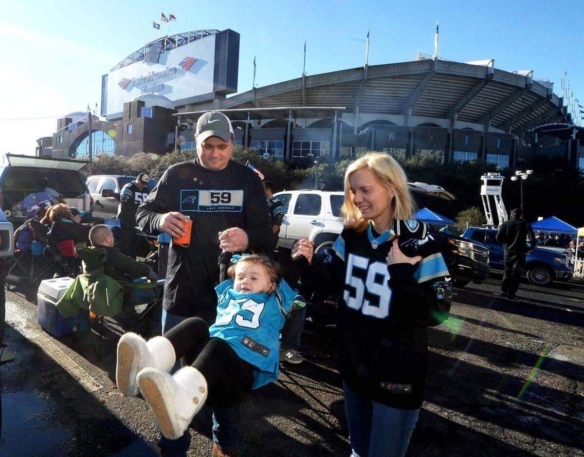 Adding a retrofitted dome to Bank of America Stadium would cost $400 million or more, according to one analyst.