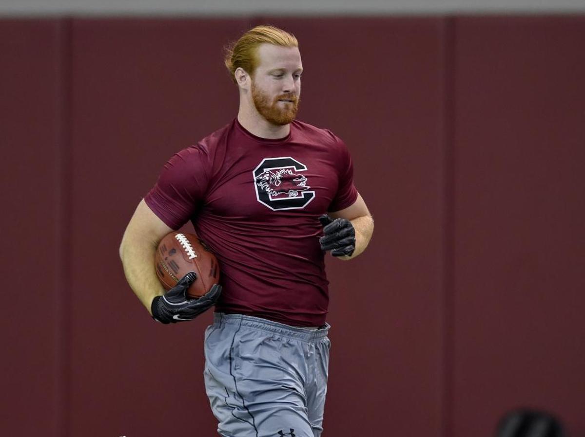 South Carolina tight end Hayden Hurst runs drills during the Gamecocks’ NFL pro day workout in March.