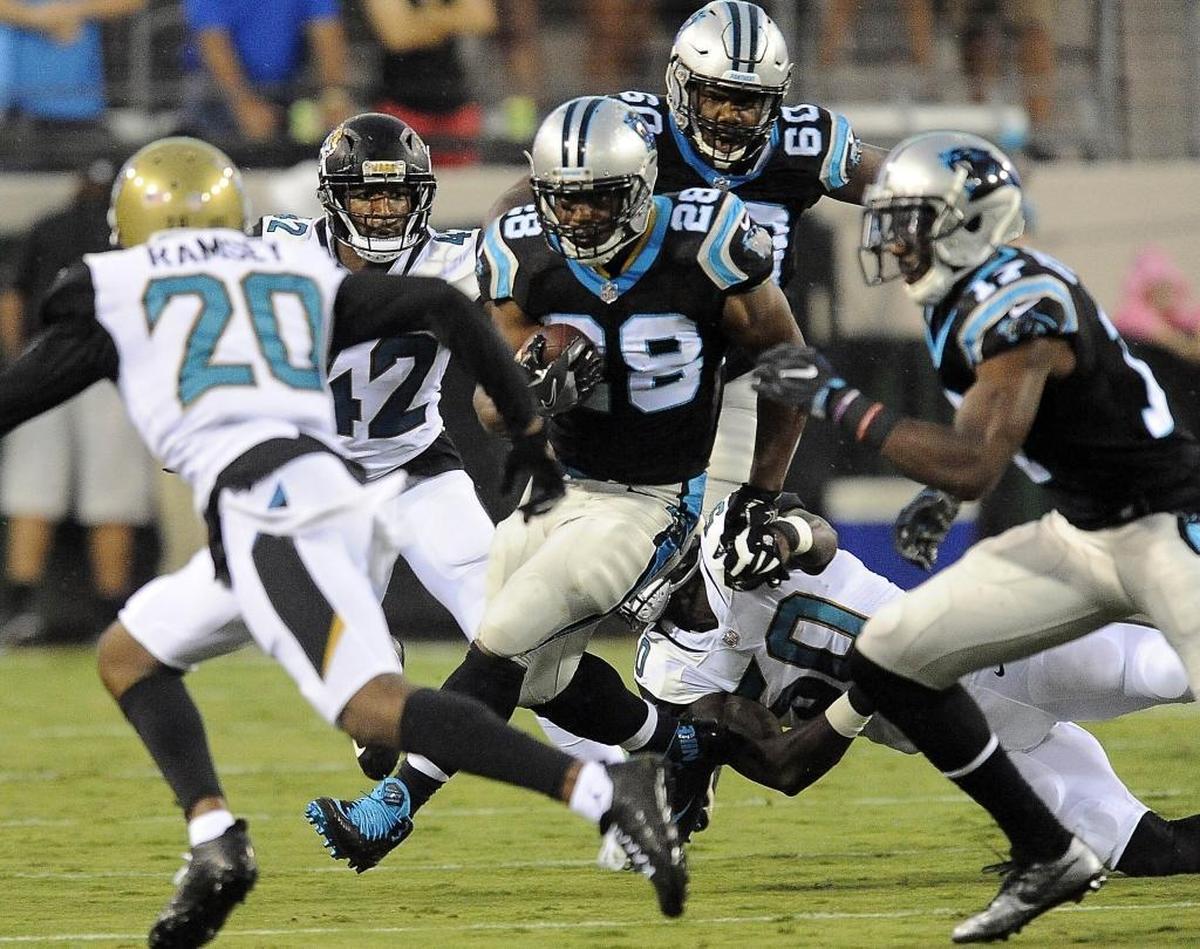 Carolina Panthers running back Jonathan Stewart’s physical, punishing run style was on full display during the Panthers’ first drive as he bit off gains of five, 31, 2 and 4 yards.