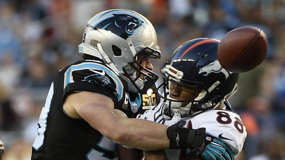 Luke Kuechly (59) breaks up a pass for Broncos wide receiver Demaryius Thomas (88) during the second quarter of Super Bowl 50 at Levi's Stadium in Santa Clara, CA on Sunday, February 7, 2016.