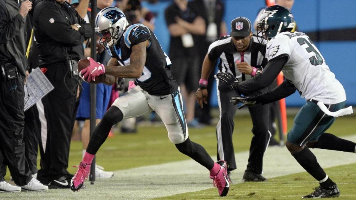 Carolina Panthers' Ted Ginn, Jr (19) makes a reception in front of Philadelphia Eagles' Byron Maxwell (31) in the second quarter at Bank of America Stadium on Sunday,